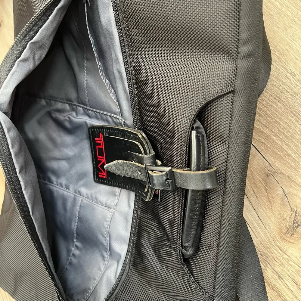 Tumi Laptop Bag Travel Black Bag Padded 16” x 13”